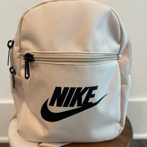 Nike Sportswear Futura Mini Backpack